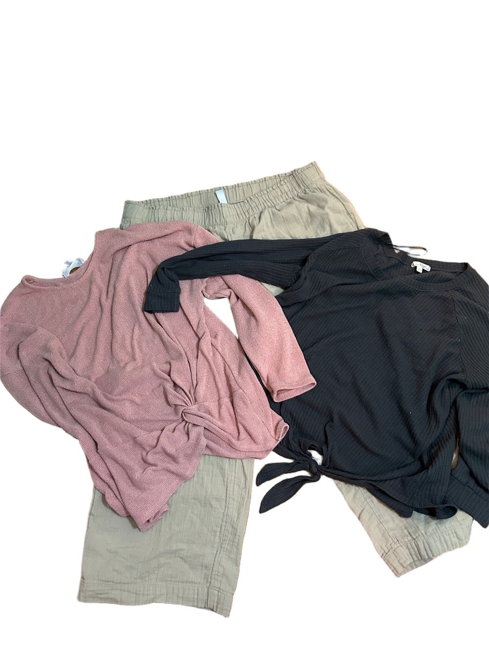 bundle of 3 - 2X items - pants and two sweaters